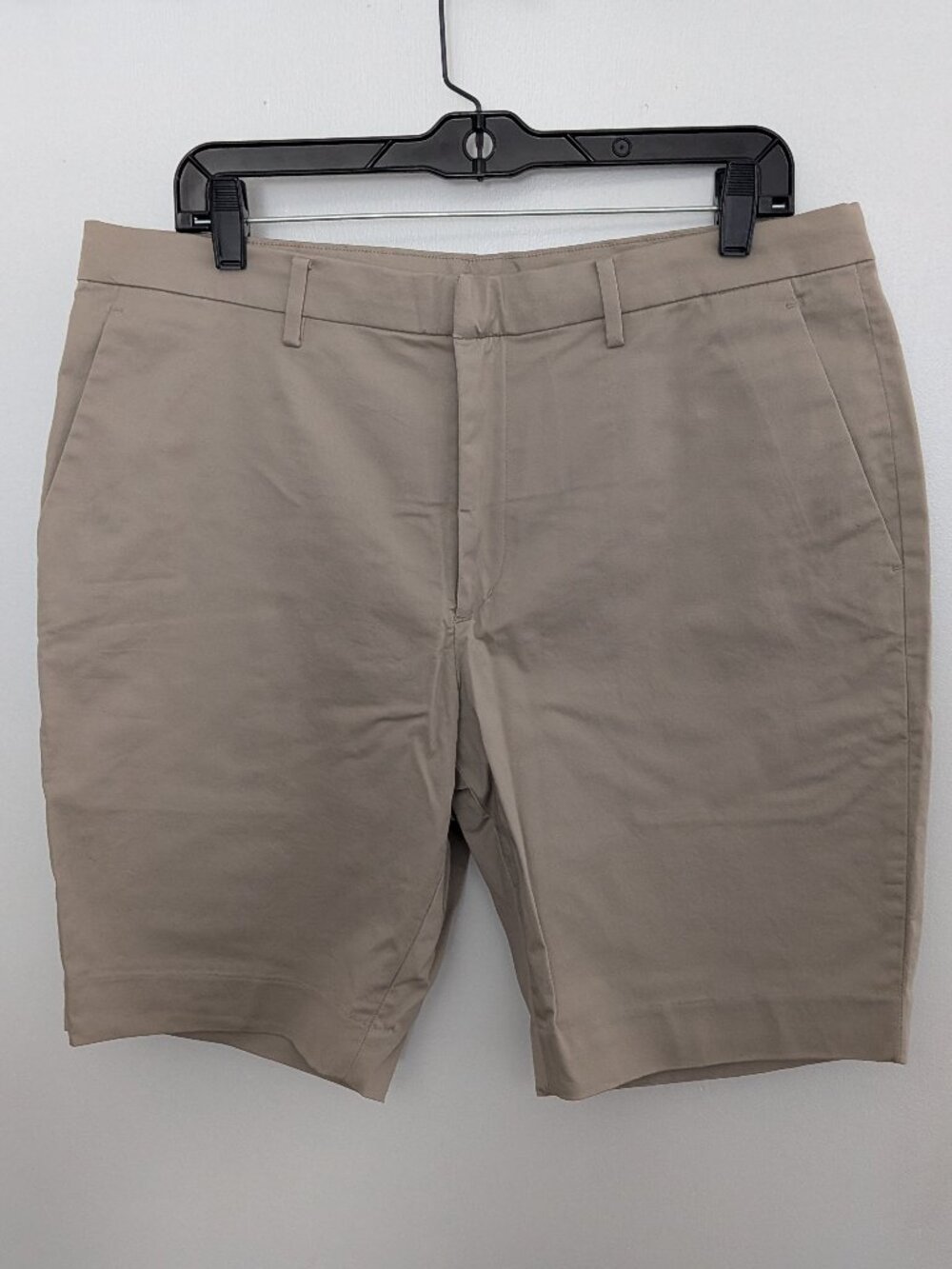 Uniqlo Chino Shorts Mens L Beige Khaki Cotton 33-36 Waist